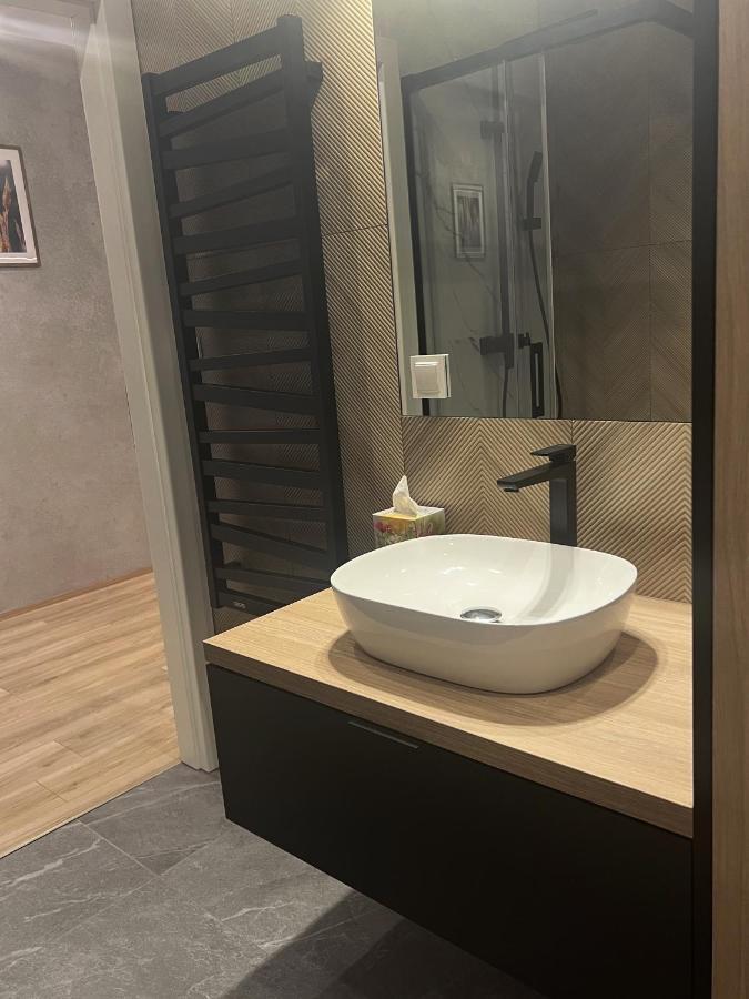 Amsterdam - Nowy Apartament W Centrum Z Prywatnym Zadaszonym Parkingiem 노비 타르그 외부 사진